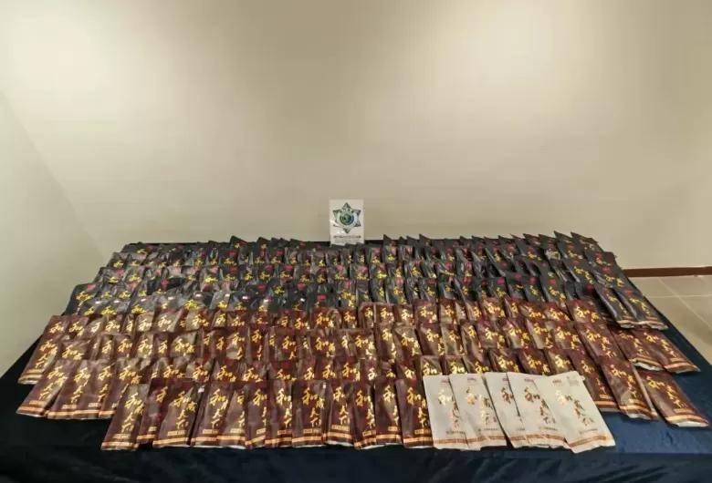 澳门海关查获涉嫌假冒品牌“和成天下”槟榔产品237件 货值约2.9万澳门元