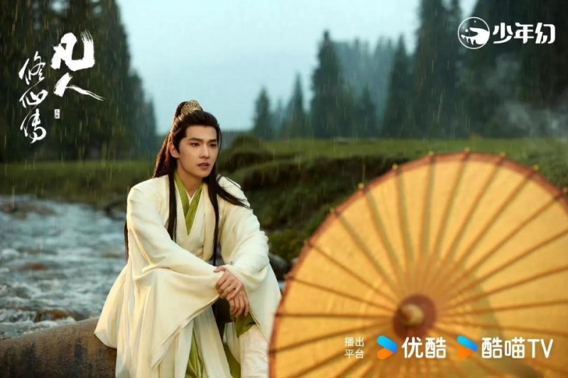 同个演员，从《将夜》到《凡人修仙传》没认出，22岁长成浓颜系美女
