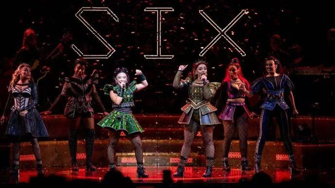 上半年上海剧场演出票房全国第一，驻场音乐剧《SIX》跨城观演火热