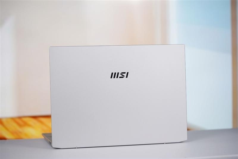 新一代AI轻薄设计本!微星尊爵16 AI+ 锐龙版 2024笔记本评测:轻薄之下亦有澎湃