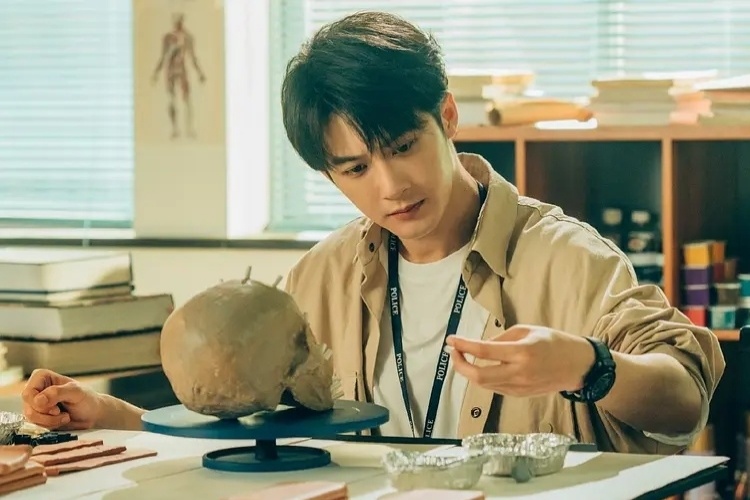 首播热度第一,豆瓣好评如潮,悬疑剧又有天花板了!